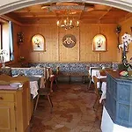 Alpenhof Hotel 3*