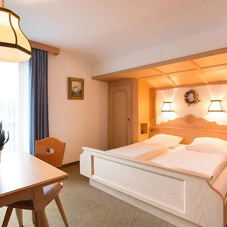 Hotel Alpenhof 3*