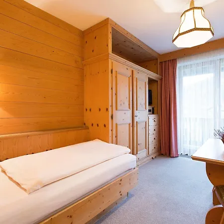 Hotel Alpenhof 3*